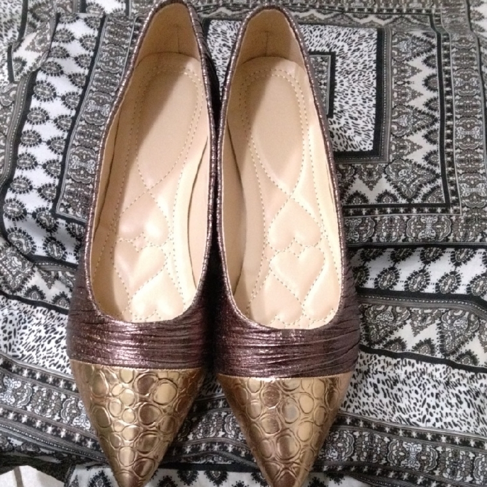 Elegant Bronze and Gold Women's Flats